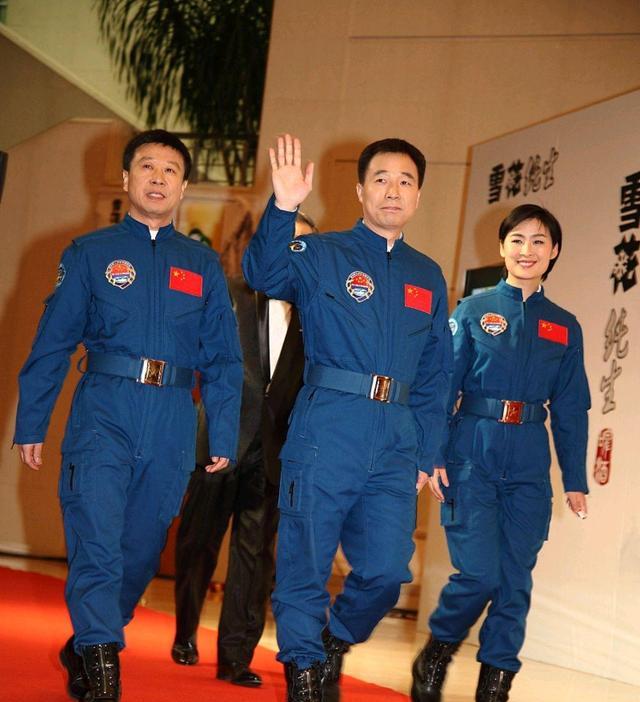 恭喜景海鹏!高升航天员系统副总指挥,主要职责是什么