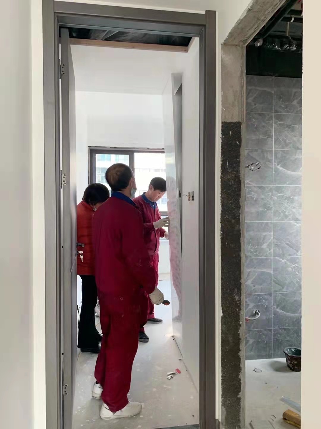 你知道吗?用什么材料进行门窗填缝,还能延缓门窗的使用寿命。