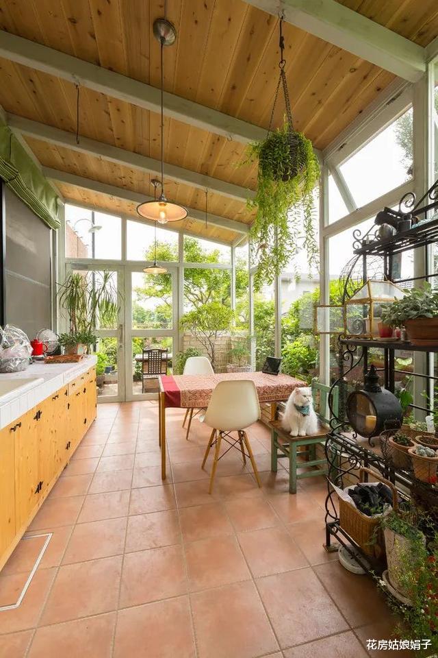 为了养花，买下带露台的顶楼，重新改造后，谈谈我的“真实感受”