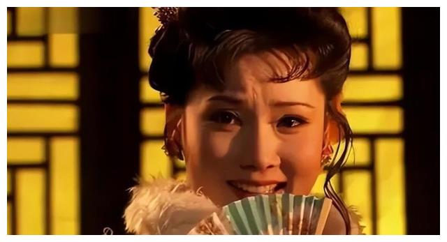 狐狸|10位“天生狐狸眼”女星，眨眼像放电、眼睛能勾人，媚到骨子里了