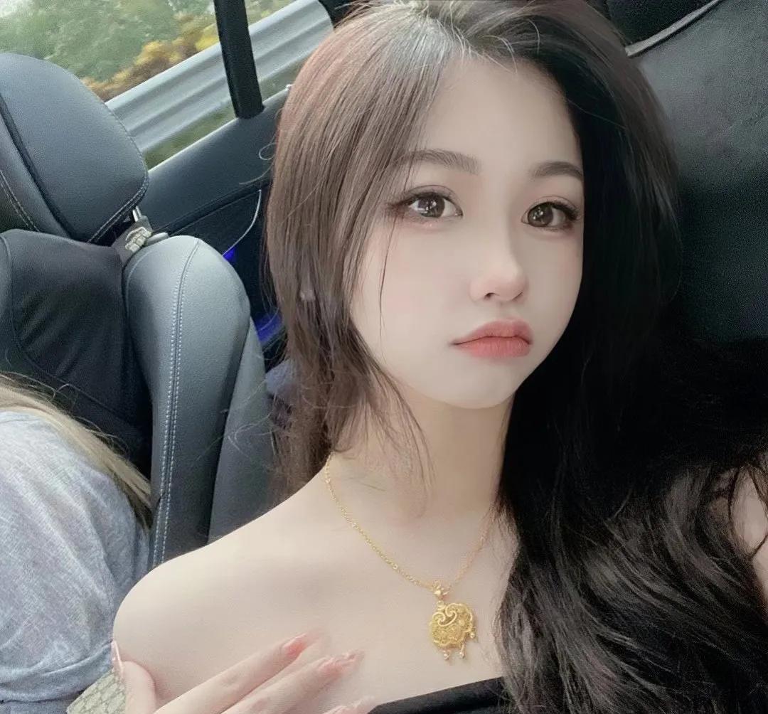 女子与丈夫结婚八年未生孩子，丈夫无意看其病历才知是变性人