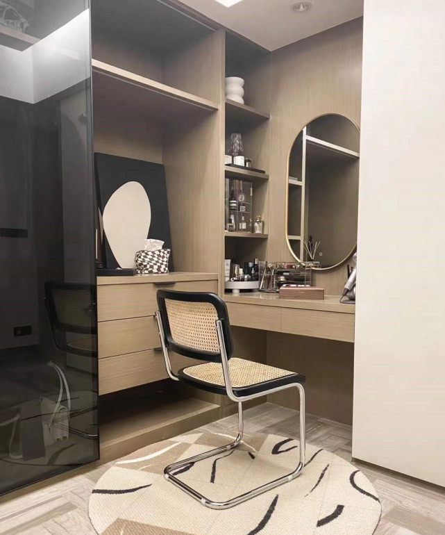 走进她家,才知道什么叫高级大方,光一个客厅就让人赏心悦目