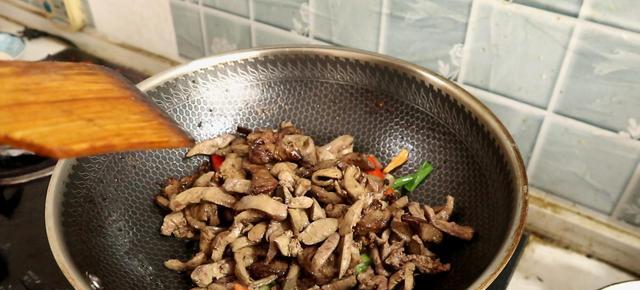 入夏后，建议多吃5菜3果，富含天然高叶酸，中老年人更要懂得吃