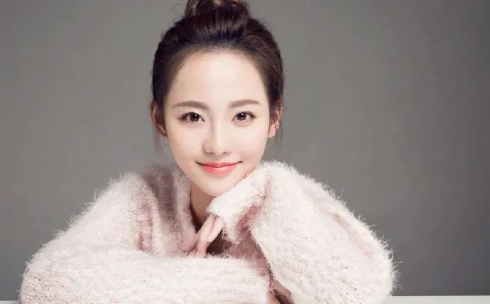 张嘉倪|张嘉倪：没有婚礼的豪门媳妇，叫婆婆为阿姨，她的狠吴佩慈学不会