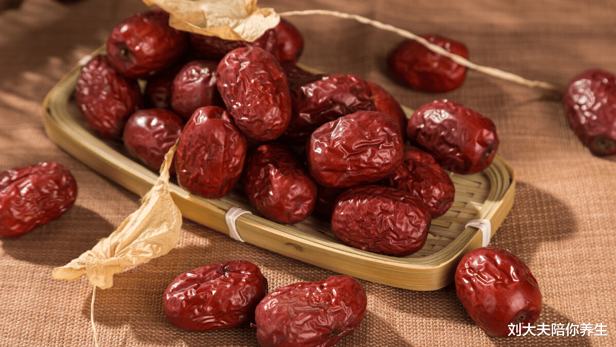 大枣|夏天是养阳驱寒的好时机,三味药代茶饮,可温中散寒、补血正气!