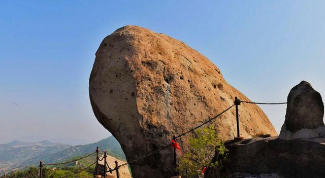 无锡|济南一山，因山顶一块石头得名，藏有一座寺庙