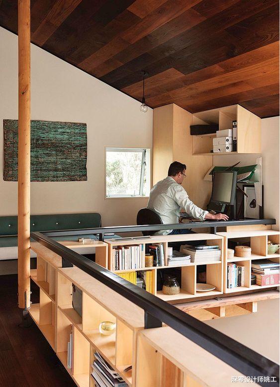 书架楼梯扶手,靠外侧不妨做4种调整,能让你更好的放书