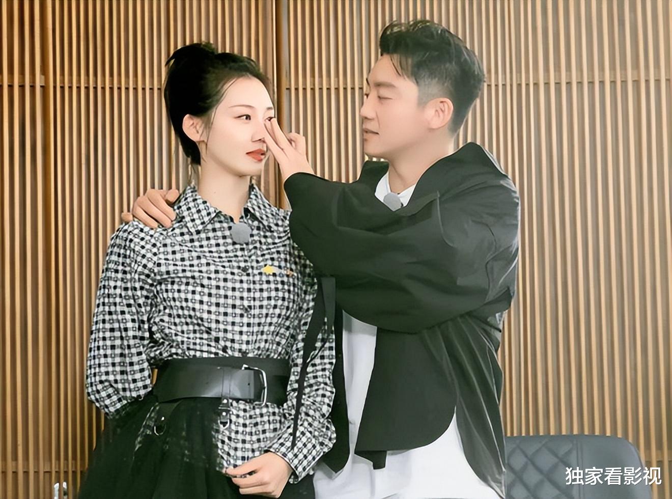 苗苗|郑恺六一节宣布二胎得子，和苗苗儿女双全，实现老婆生二胎的心愿