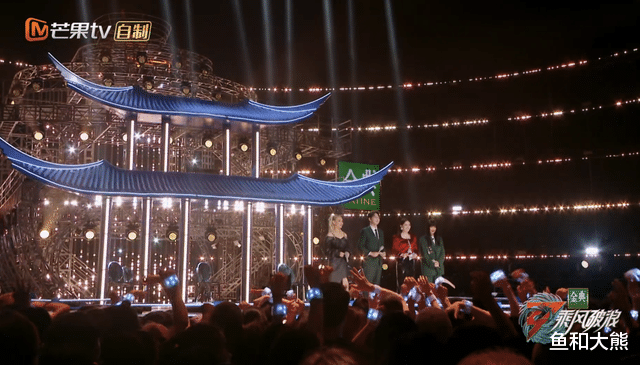 张蔷|浪姐3成团夜录制，王心凌被应援状态佳，张蔷佛性发言引粉丝逆反