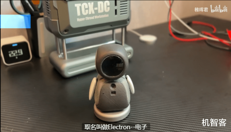 机器人|看了稚晖君新设计制作的桌面机器人，由衷觉得酷，也觉得累和困