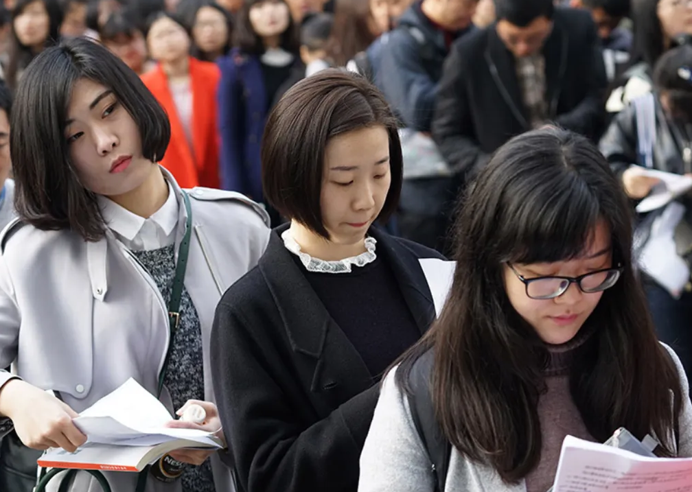 大学生|想考公务员但是又没信心？这几类岗位名额多难度小，可以优先考虑