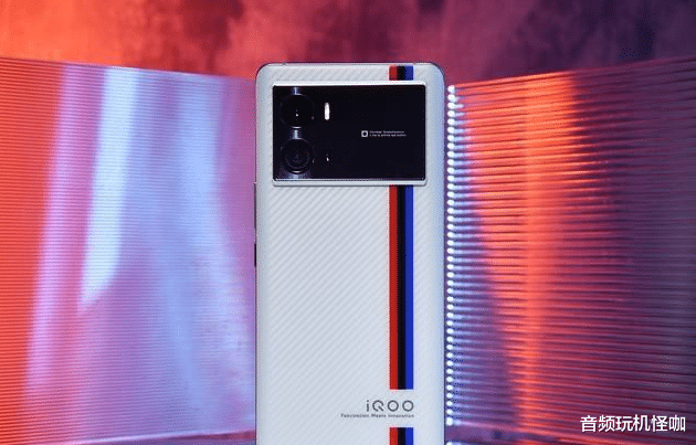 Google|无疑真香旗舰！12GB运存+256GB+全新骁龙8，价格是否满意？