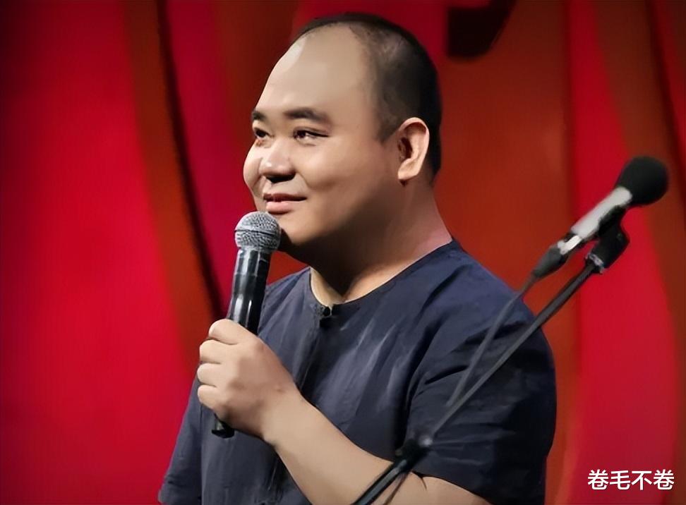 郭德纲|德云社地位最高的人：上班时间打游戏，郭德纲却开200万工资养他