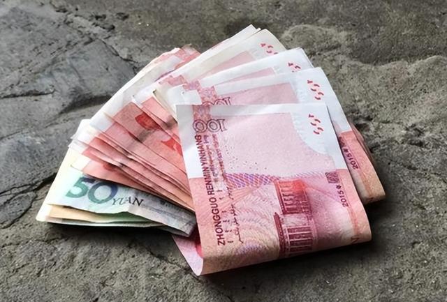 客服|南宁一公司全是美女，都开奔驰奥迪，警方一查真相不堪入目