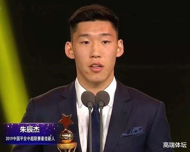 国足|国足人才断档是事实，但并非没希望！悄然间完成跨越15年的交接