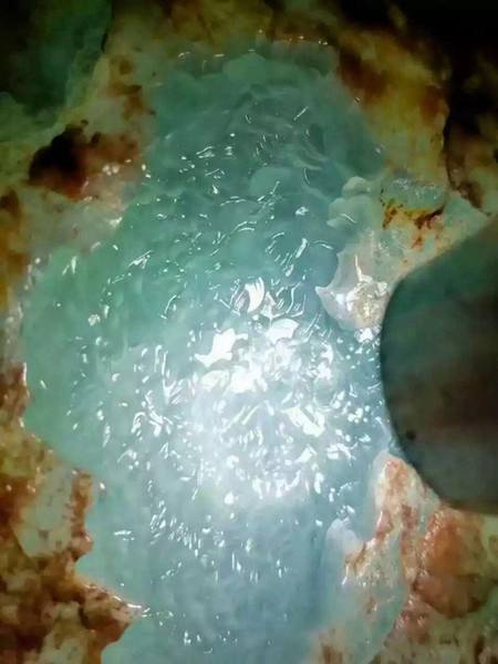 翡翠|木那料为什么受欢迎,带棉点的翡翠反而千金难求?