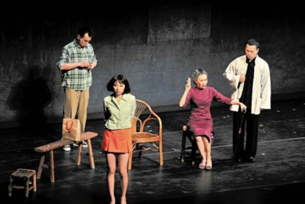 梁丽|著名演员梁丽：从当红女星到“通缉犯”，多年过去，她过得怎样？