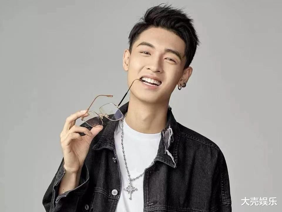 辛雨锡|辛雨锡发文怒怼秦霄贤粉丝,称自己遭遇网暴,并晒出大量私信截图