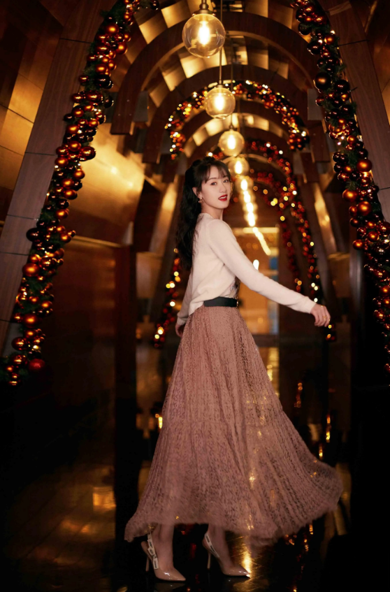 袁冰妍|袁冰妍近况令人担忧,留守横店食宿自理,已脱离剧组,情绪不稳定