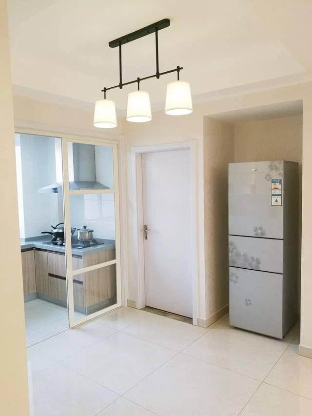 新房装修终于毕业,装修效果实用美观,第一次看到这样的玄关鞋柜