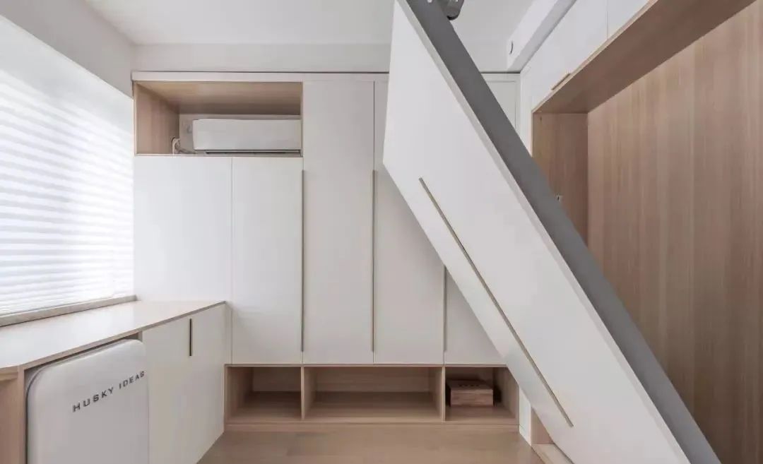 小卧室别再装榻榻米了，人家聪明人这样设计，一样美观实用！