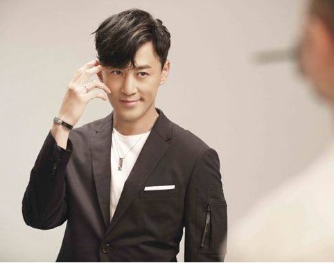 童星|“因戏生情”林峯:每拍一部剧都会传绯闻,入戏太深的花心大少