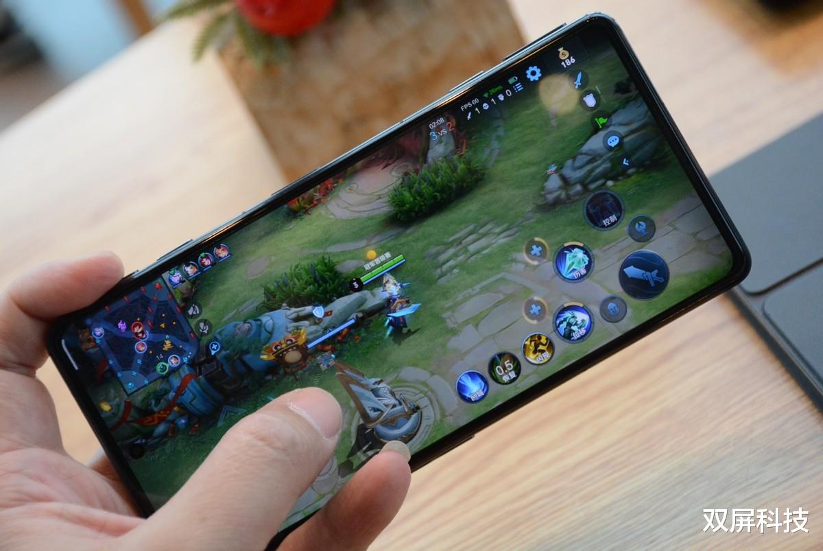 iqoo|说起散热和边玩边充，就服K50电竞版了！iQOO9：能留点面子吗？