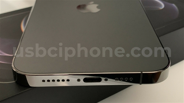 iphone12|全球首台USB-C接口iPhone 12来了 完美点亮屏幕