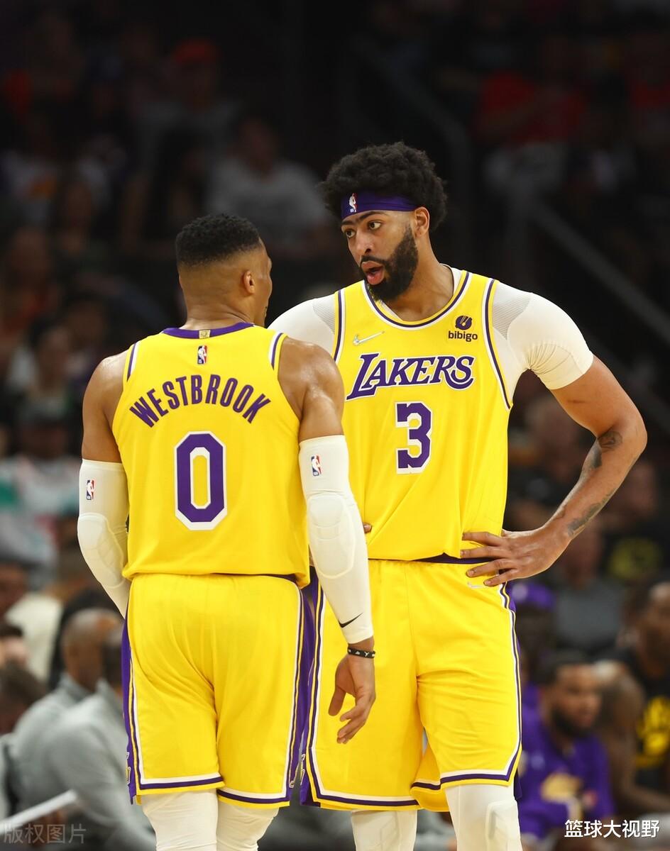 威斯布鲁克|逆转大胜！威少28+5，浓眉18中10，保罗创NBA奇迹，再见了湖人
