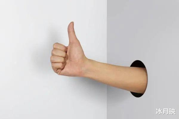 男厕所隔板上的洞,到底是干嘛的?