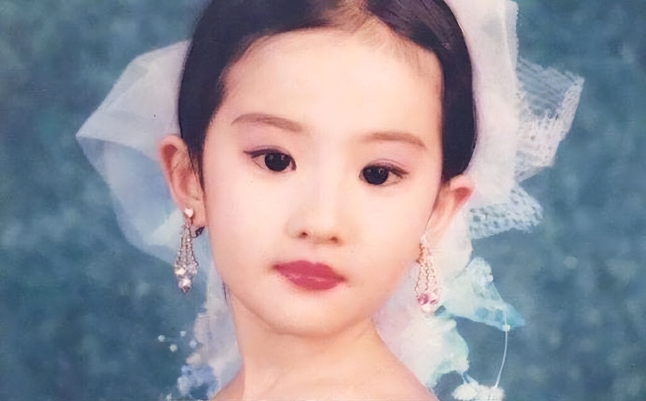 刘亦菲|看完刘亦菲的3次逆袭，才知道她的母亲刘晓莉对自己到底有多狠