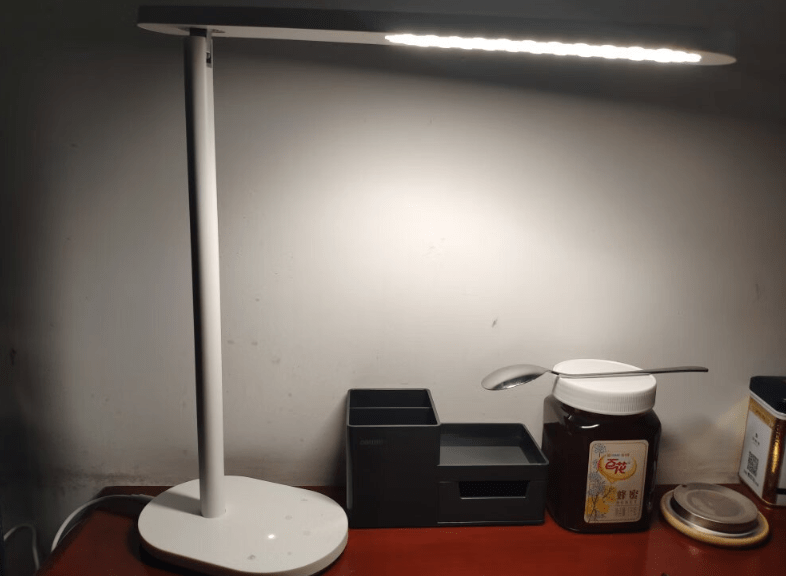 护眼灯哪个牌子更好更专业?开学季必备护眼台灯推荐