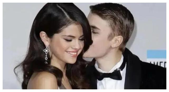 赛琳娜|赛琳娜海莉拥抱合影，网友：情敌变情人