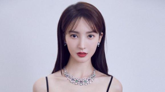 金晨|被称为小林志玲的金晨，拍戏不温不火，却是个时尚达人