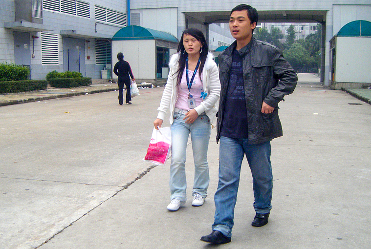 处女座|没挣多钱还搭上房租,不少打工族离开深圳,回老家是好选择吗