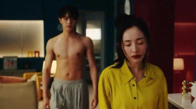 许凯|【爱的二八定律】杨幂老态难掩　网嘲许凯脱衣无肌肉︰腰好肥！