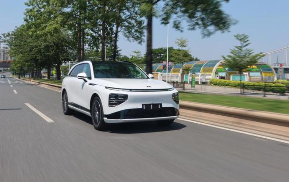 00后|90后职场孙子,00后职场“老子”?年轻人应该躺平吗?