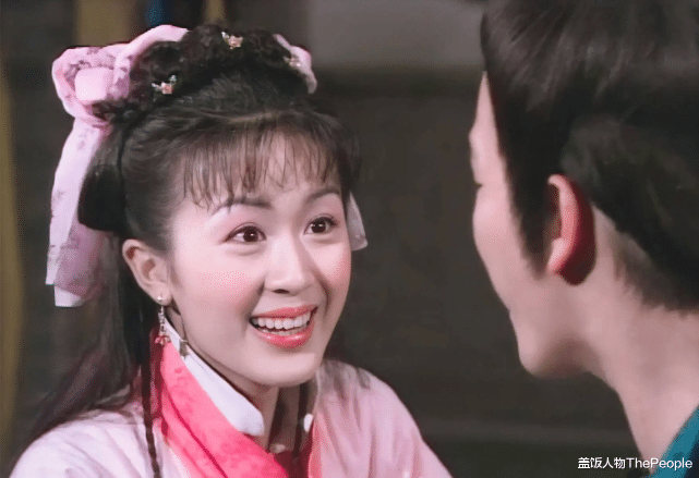 阿Sa|同样头插羽毛，蔡卓妍灵动、周迅美成经典，杨幂“晴雯”太辣眼