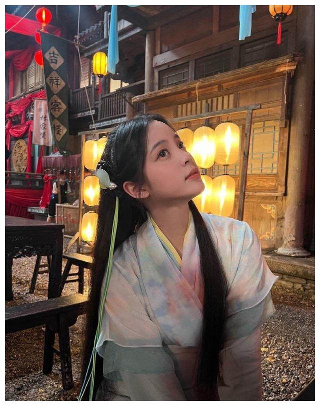 短发 欧阳娜娜扮“赵灵儿”美出圈，网友：让你模仿，没让你超越！