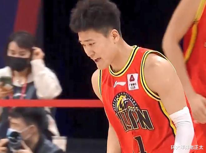 琼斯|6618天等待，东北虎季后赛首胜！官方感谢琼斯，苏群发声惹怒球迷
