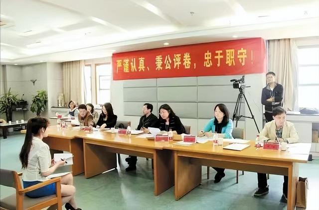 招聘|教师招聘已启动，非师范生也可报考，满足以下3个条件即可