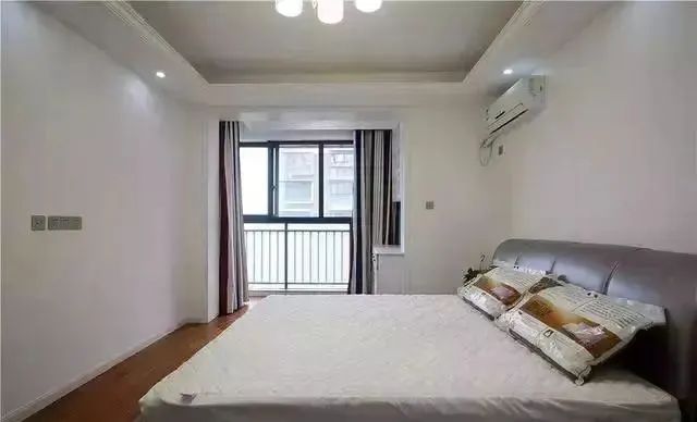 新房套内127平，装修前后花了26万，一进门玄关隔断漂亮极了！