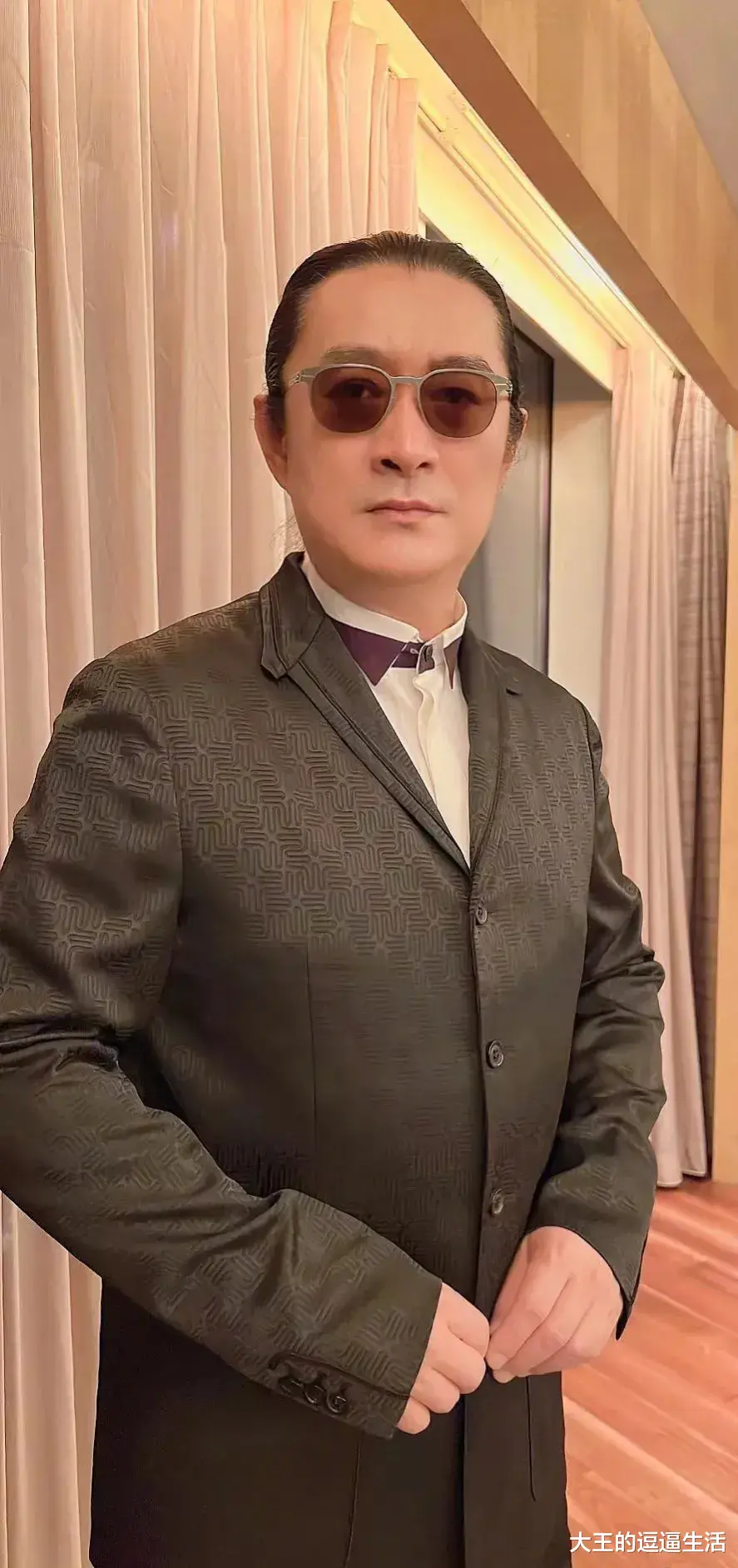 黄安|59岁黄安确诊新冠！很坚强，没有像黄子韬前几天阳了之后的哭天喊地