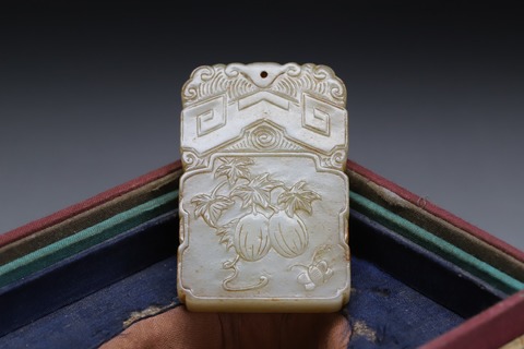 和田玉籽料|和田玉籽料“瓜瓞绵绵”如意牌.