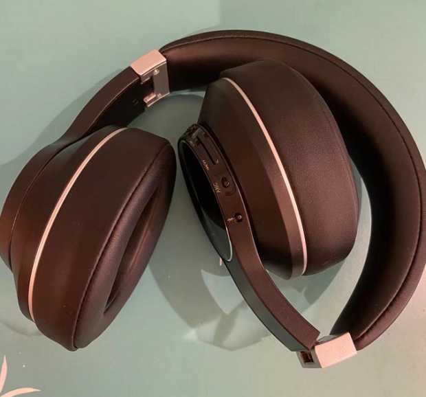 蓝牙耳机|头戴耳机哪款好,不夹耳朵,柔软度很高的无线头戴耳机