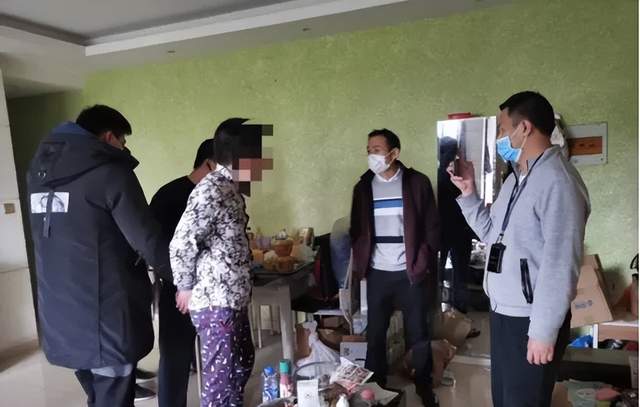 家人被警察带走了怎么办?