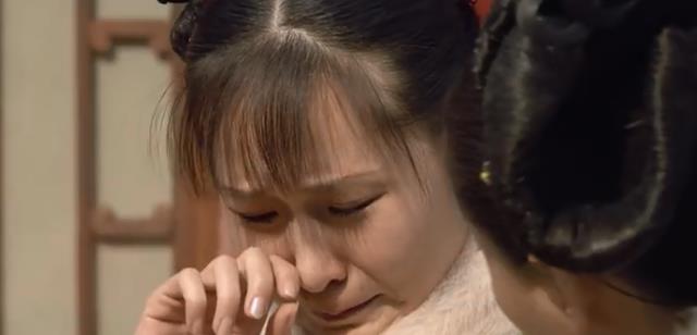 甄嬛传|《甄嬛传》：一捧香灰，断了菊青的出路！