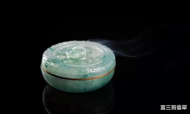 翡翠|玉赏 | 用一缕香的时光,回味翡翠的美