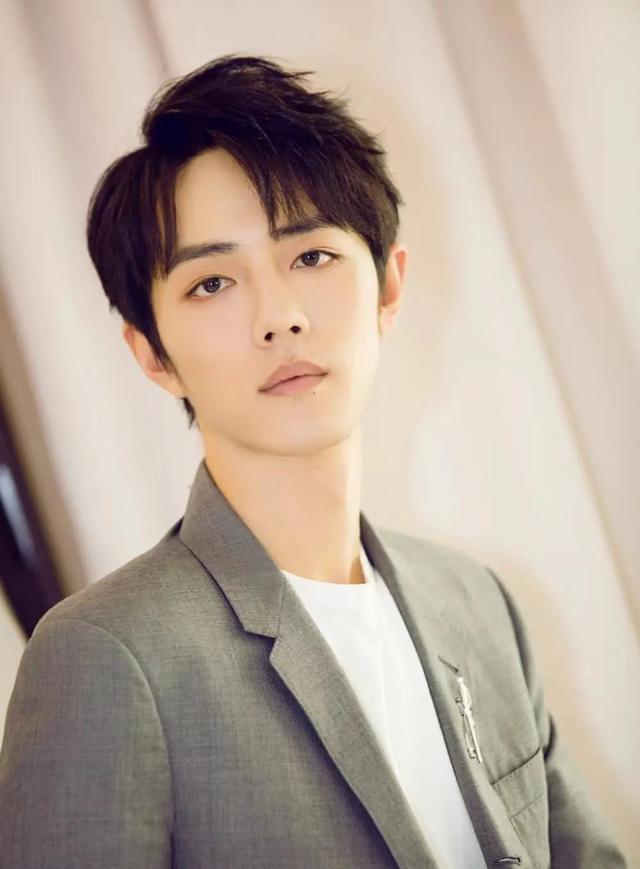 肖战|肖战又传来好消息,新品代言不断,大家都看好肖战未来可期?