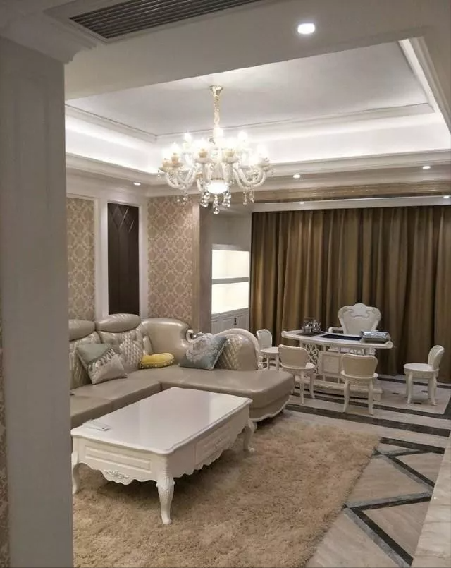 土豪婆婆为我们装修68㎡婚房,光电视墙就花了好几万,太奢侈了!